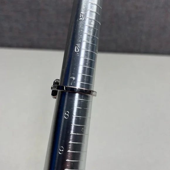 Emerald Ring - Picture 6 of 7